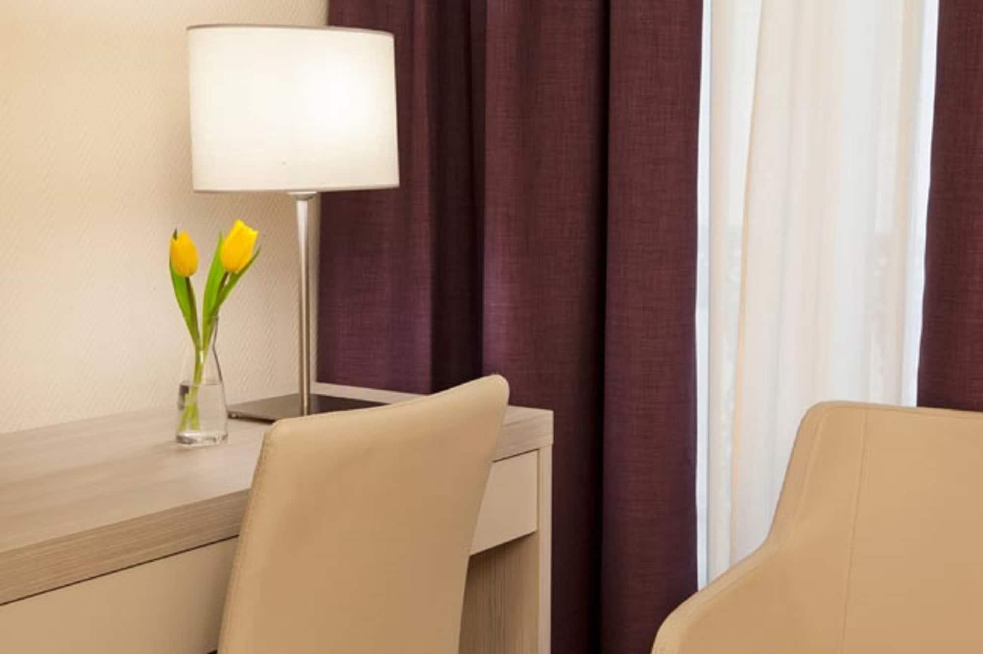 Hotel Excelsior Paris Bagian luar foto